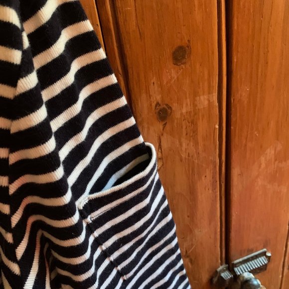 Jones New York Essentials, Sweater, Boat neck, size medium, 3/4 Sleeve. B/W. - Picture 2 of 6